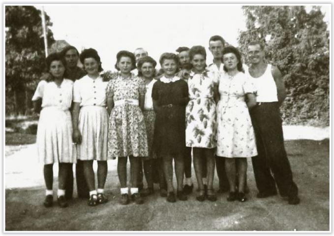 Les jeunes des loges en 1945